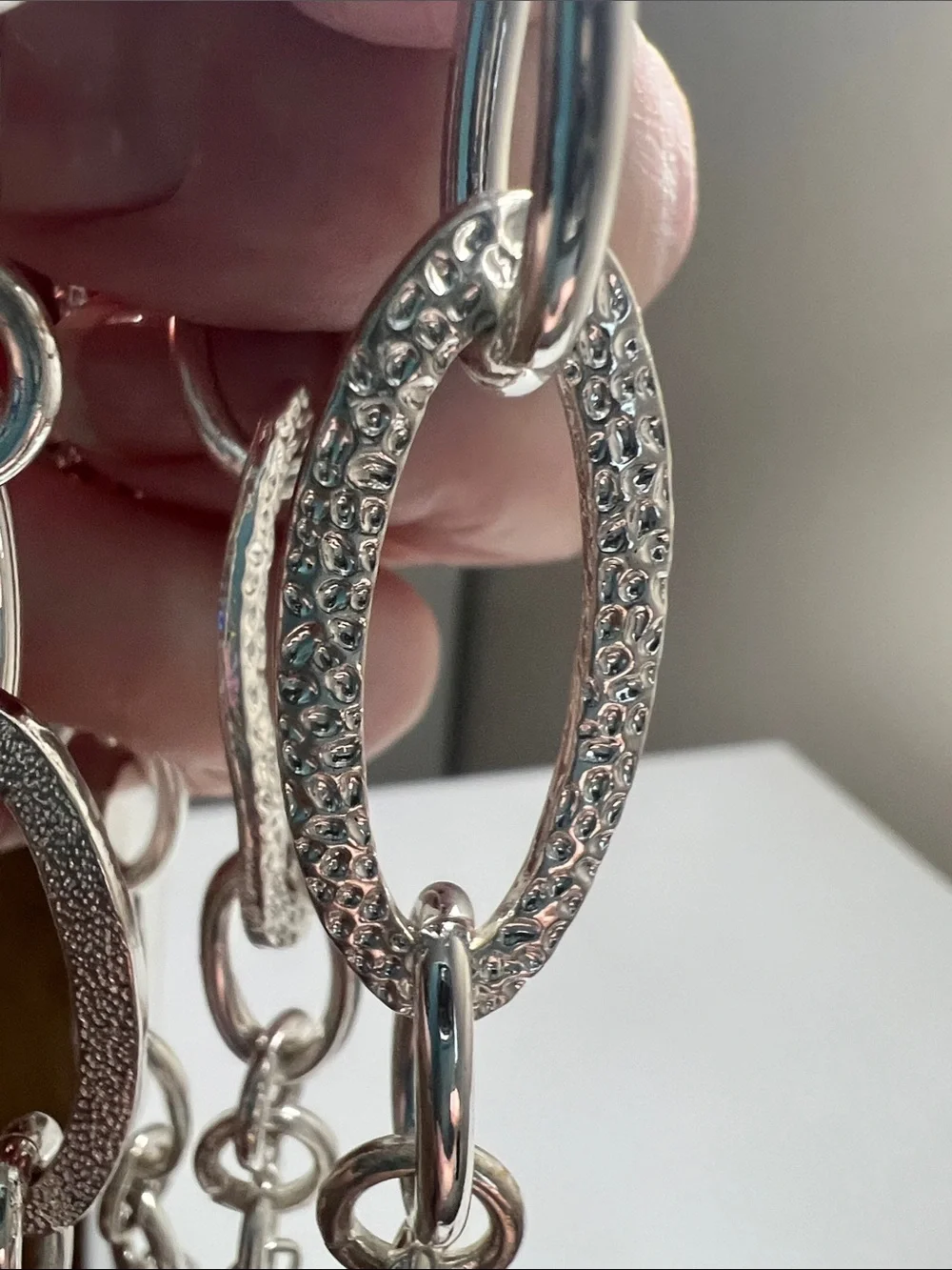 Daisy Fuentes Shiny Silver Tone Open Oval Link Necklace - Vintage